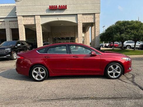 Used 2014 Ford Fusion SE w/ Equipment Group 201A FWD image 6