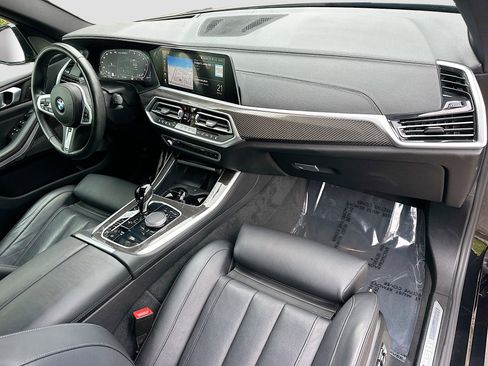 Used 2022 BMW X5 M50i w/ Premium Package image 34