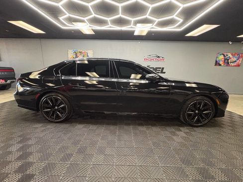 Used 2025 BMW 740i w/ Premium Package image 16