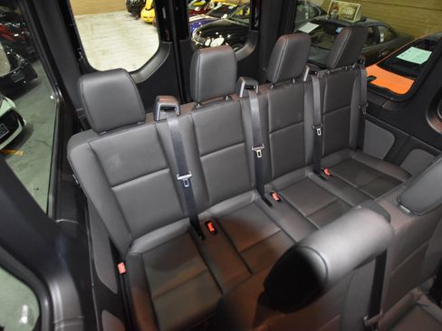 Used 2023 Mercedes-Benz Sprinter 2500 image 44