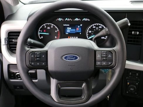 New 2026 Ford F250 XL w/ XL Chrome Package AWD/4WD image 21