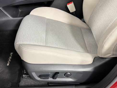 Used 2023 Nissan Rogue SV image 14