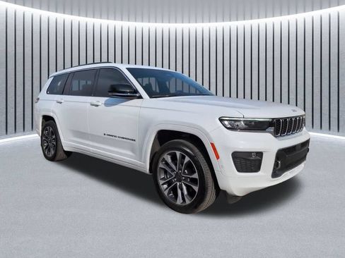 Used 2025 Jeep Grand Cherokee L Overland w/ Luxury Tech Group IV AWD/4WD image 2