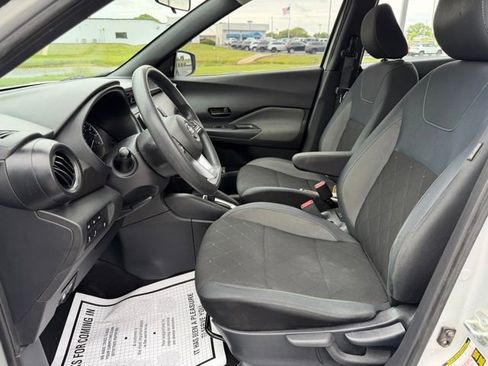 Used 2020 Nissan Kicks S FWD image 14