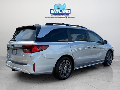 New 2026 Honda Odyssey Touring image 5