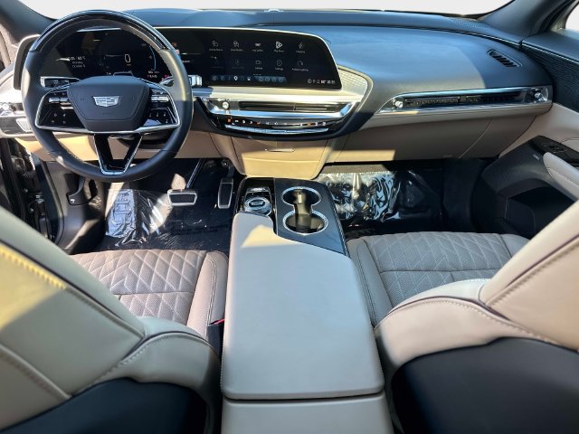 Certified 2026 Cadillac Lyriq Signature Luxury w/ Nappa Leather Package AWD/4WD image 15