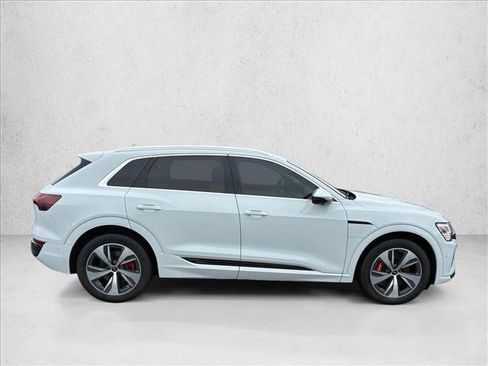 Used 2024 Audi Q8 e-tron Premium Plus w/ Premium Plus Package AWD/4WD image 4