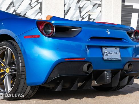 Used 2019 Ferrari 488 Spider image 13