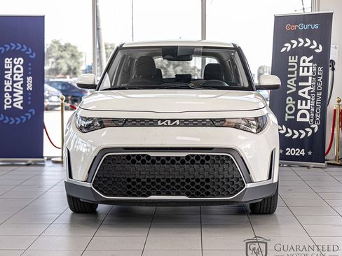Used 2023 Kia Soul LX w/ Option Group 015 FWD image 2