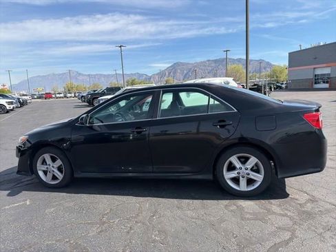 Used 2014 Toyota Camry SE image 16