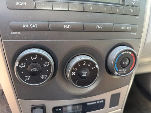 Used 2011 Toyota Corolla LE FWD image 14