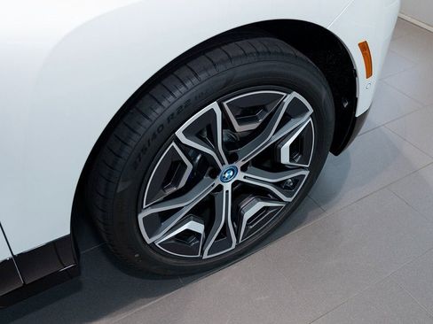 Used 2025 BMW iX xDrive50 w/ Premium Package image 6