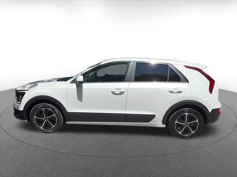 Used 2026 Kia Niro LX FWD image 9