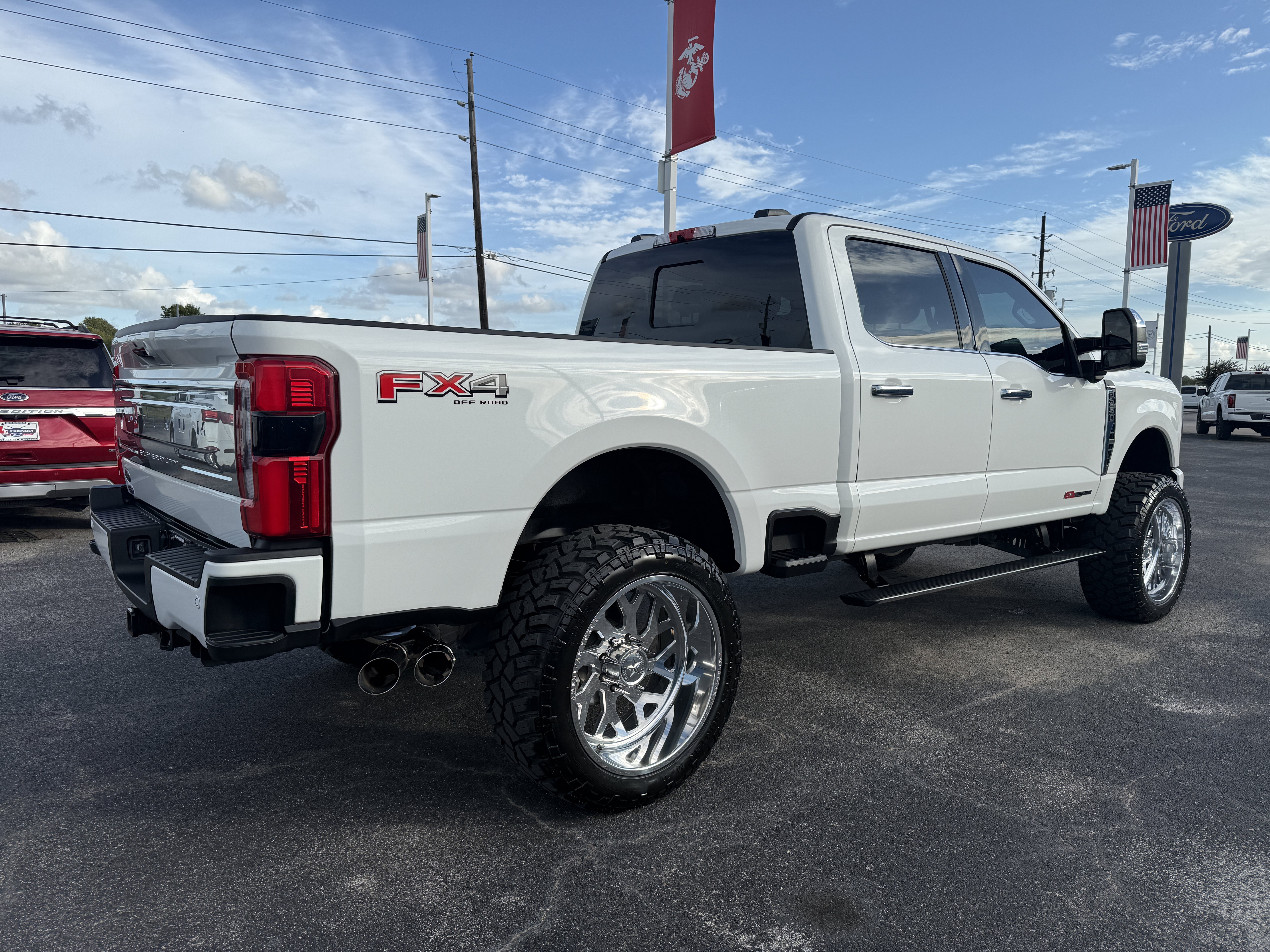 Used 2024 Ford F250 Platinum AWD/4WD image 2