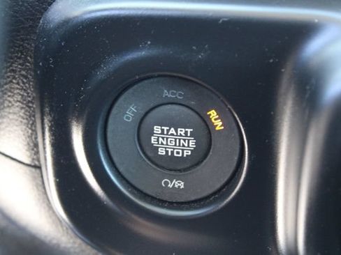 Used 2022 Jeep Wrangler Unlimited Sahara w/ Cold Weather Group AWD/4WD image 24