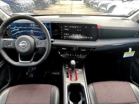 New 2025 Nissan Kicks SR image 5