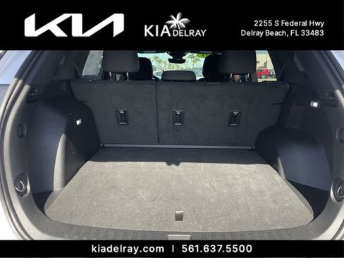 Used 2025 Chevrolet Equinox LT w/ Safety and Technology Package image 8