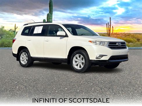 Used 2012 Toyota Highlander FWD image 1