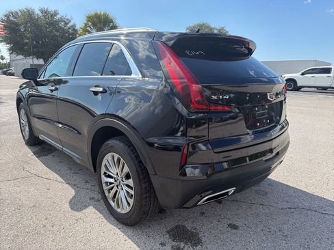 Used 2024 Cadillac XT4 Premium Luxury FWD image 5