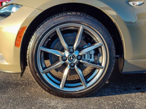 Used 2023 MAZDA MX-5 Miata Grand Touring w/ Weather Package image 40