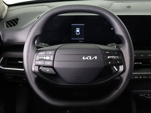 Used 2025 Kia K4 LXS image 35