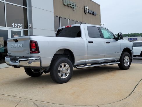 Used 2026 RAM 2500 Big Horn AWD/4WD image 4
