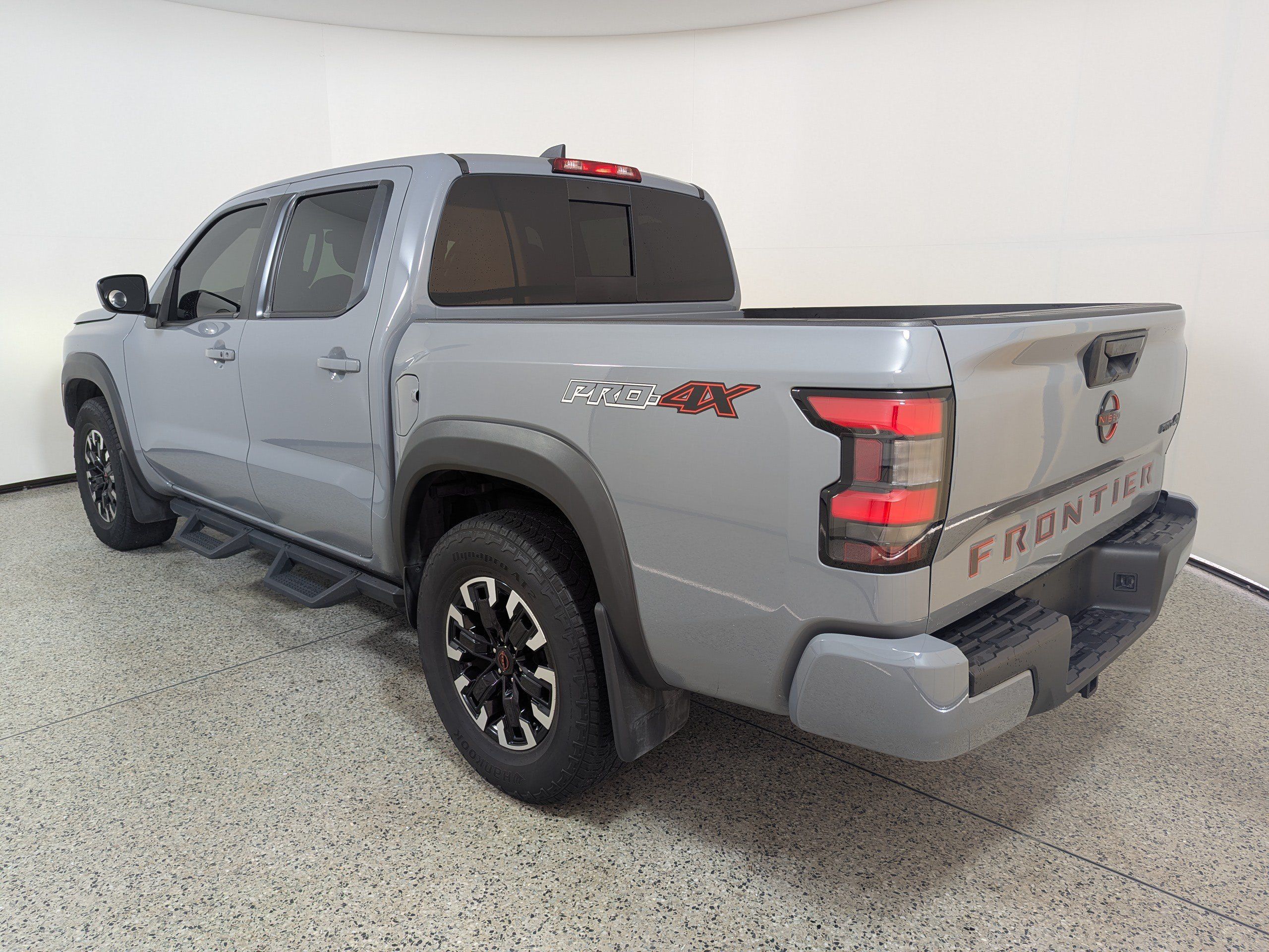 Used 2023 Nissan Frontier PRO-4X w/ Tow Package AWD/4WD image 5