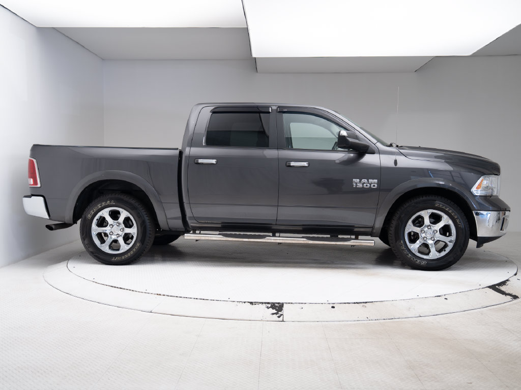 Used 2018 RAM 1500 Laramie w/ Convenience Group AWD/4WD image 30