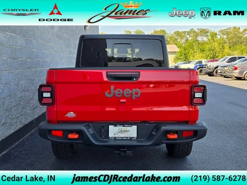 Used 2026 Jeep Gladiator Mojave AWD/4WD image 4