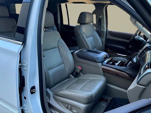 Used 2020 Chevrolet Suburban Premier image 28