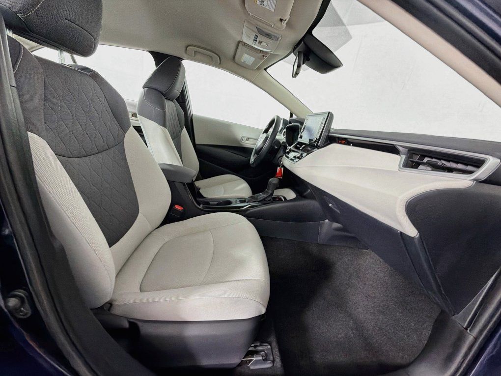 Used 2022 Toyota Corolla LE FWD image 30
