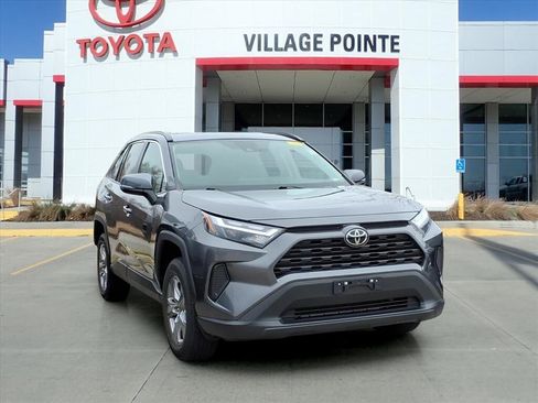 Used 2024 Toyota RAV4 XLE image 3