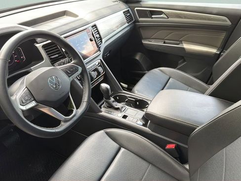 Used 2022 Volkswagen Atlas Cross Sport SE w/ Panoramic Sunroof Package FWD image 32