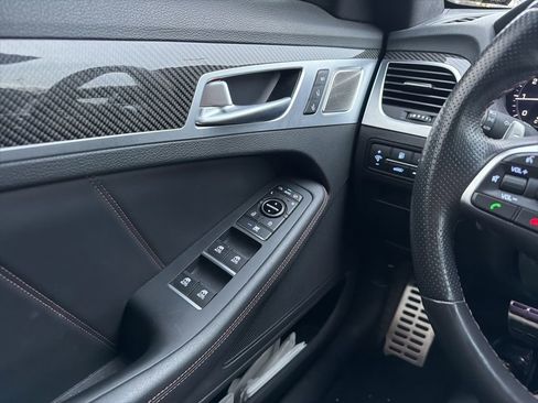 Used 2019 Genesis G80 3.3T Sport image 9