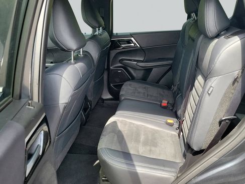Used 2025 Mitsubishi Outlander SE AWD/4WD image 21