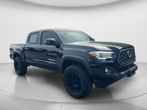 Used 2020 Toyota Tacoma TRD Off-Road w/ Technology Package AWD/4WD image 3