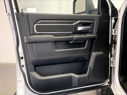 Used 2025 RAM 2500 Big Horn AWD/4WD image 25