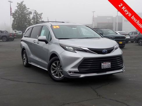 Certified 2024 Toyota Sienna XLE image 2