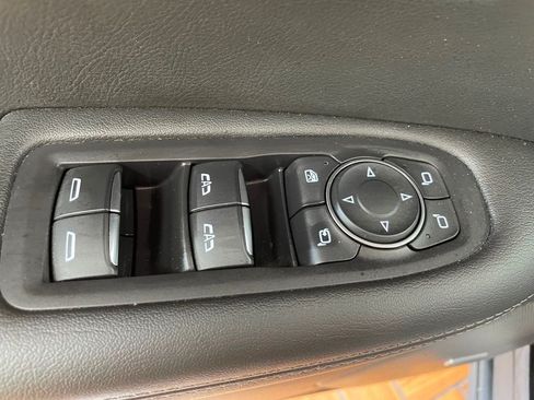 Used 2023 Cadillac XT6 Premium Luxury w/ Technology Package AWD/4WD image 18