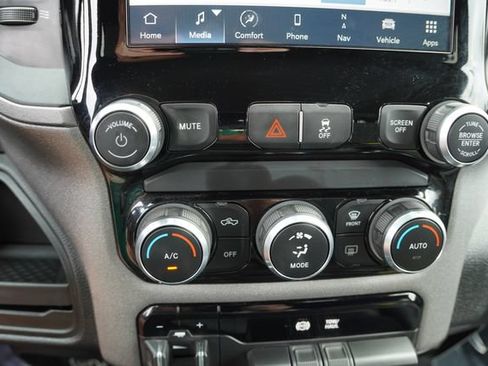 Certified 2024 RAM 2500 Tradesman w/ Chrome Appearance Group AWD/4WD image 26