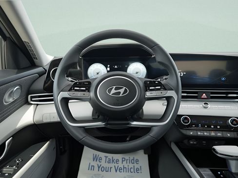 Certified 2026 Hyundai Elantra Limited FWD image 15