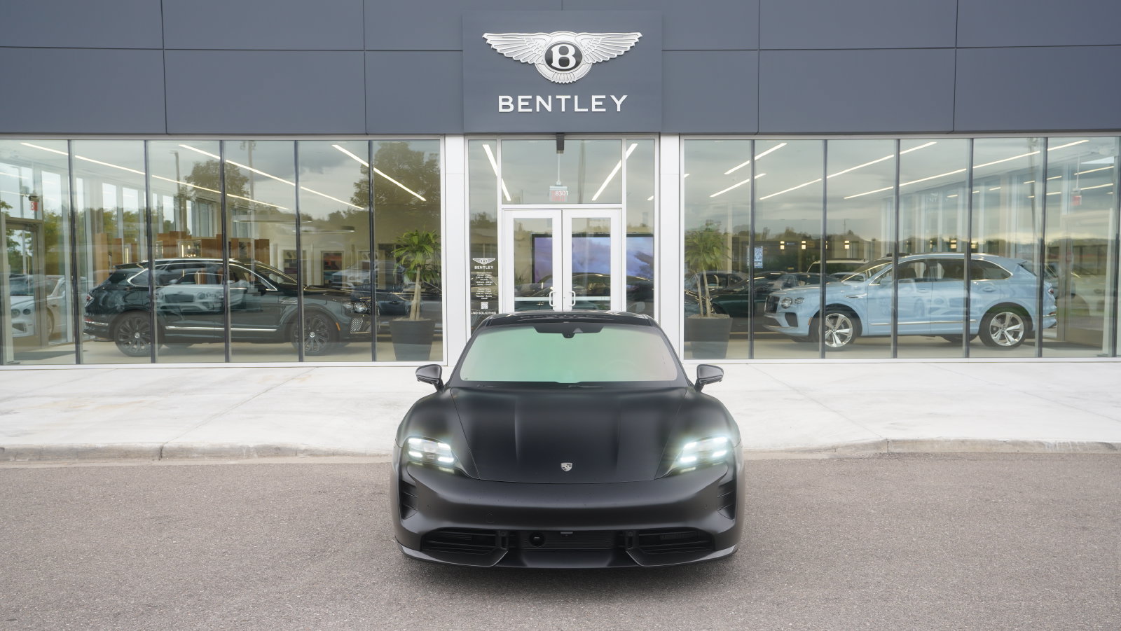 Used 2022 Porsche Taycan Turbo S AWD/4WD image 24