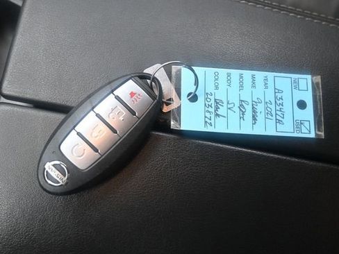 Used 2021 Nissan Rogue SV image 15