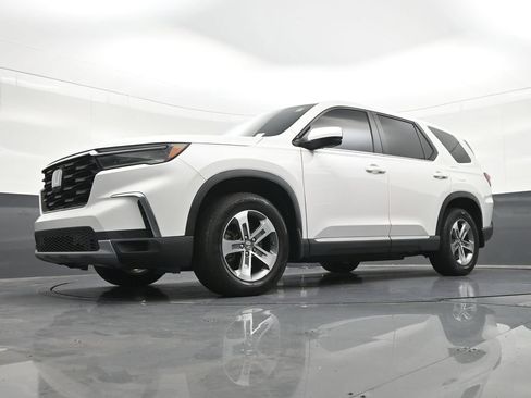 Used 2023 Honda Pilot EX-L image 17