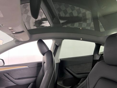 Used 2023 Tesla Model Y Long Range image 23