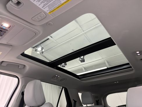 Used 2025 Ford Explorer Platinum w/ Ultimate Package image 38