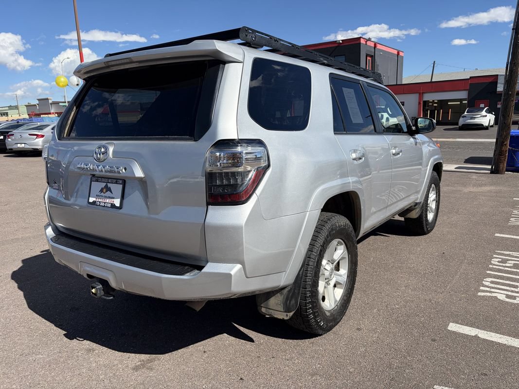 Used 2018 Toyota 4Runner SR5 AWD/4WD image 7