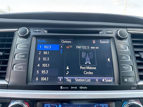 Used 2017 Toyota Highlander XLE image 26