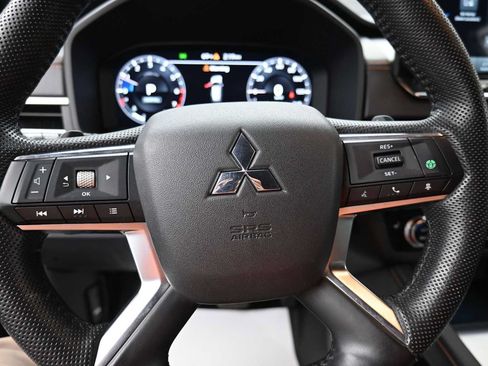 Used 2023 Mitsubishi Outlander SEL 40th Anniversary AWD/4WD image 6