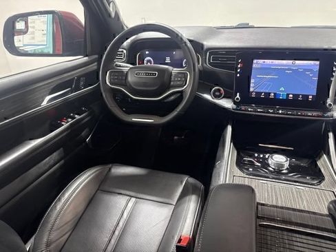 Used 2022 Jeep Wagoneer Series III AWD/4WD image 20